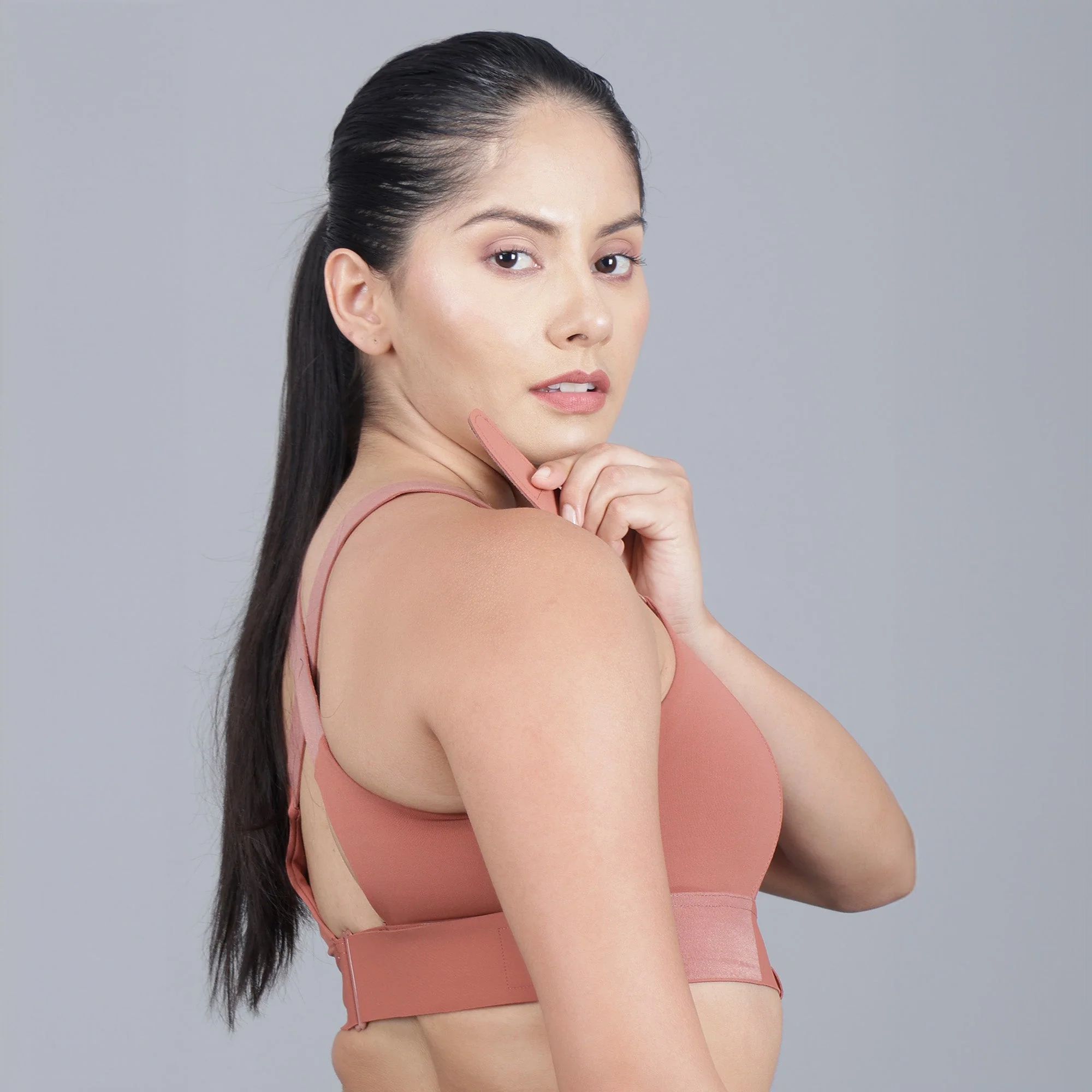 Chiclo Women's Athleisure Trio Set - Joggers, Sports Bra, and Vest - Image 3