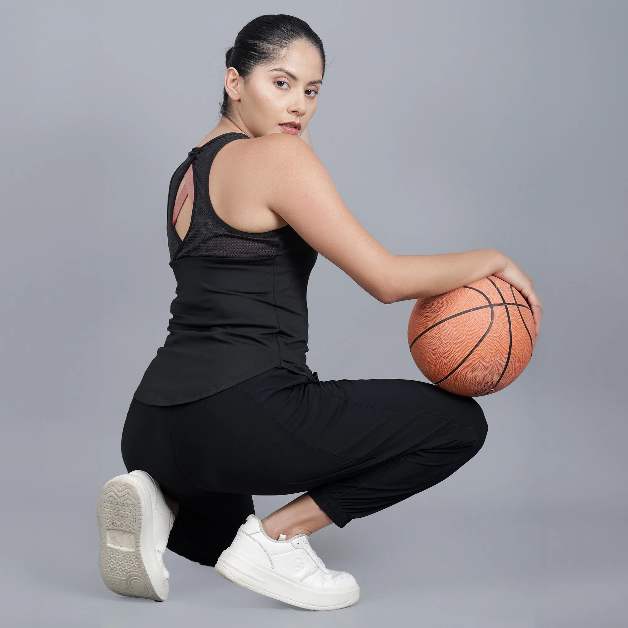 Chiclo Women's Athleisure Trio Set - Joggers, Sports Bra, and Vest - Image 9