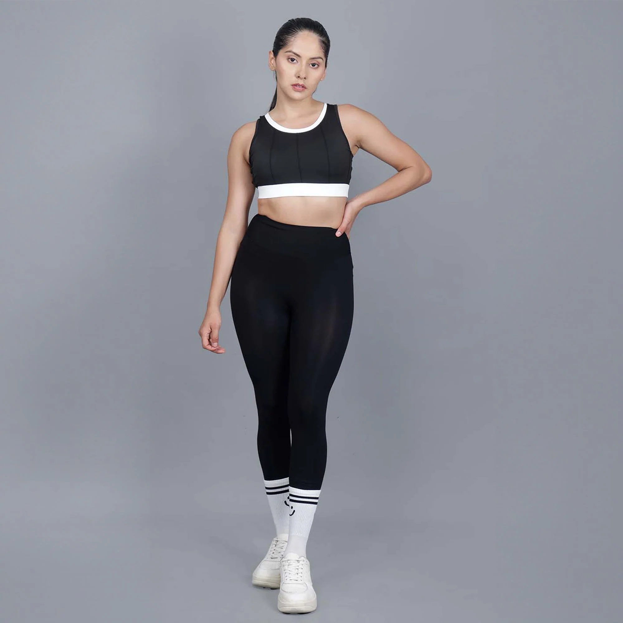 Chiclo Women's Complete Workout Set - Sports Bra, Tights, Jacket & Socks - Image 2