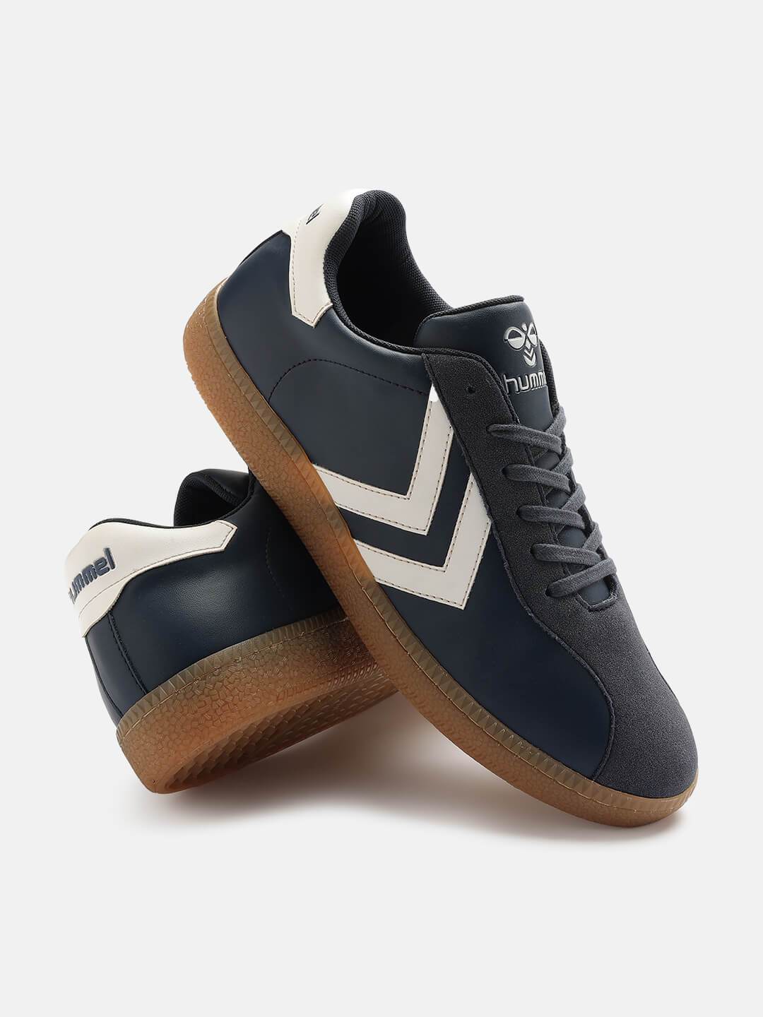 Classic Triumph Men Casual Lace-up Sneaker - Image 6
