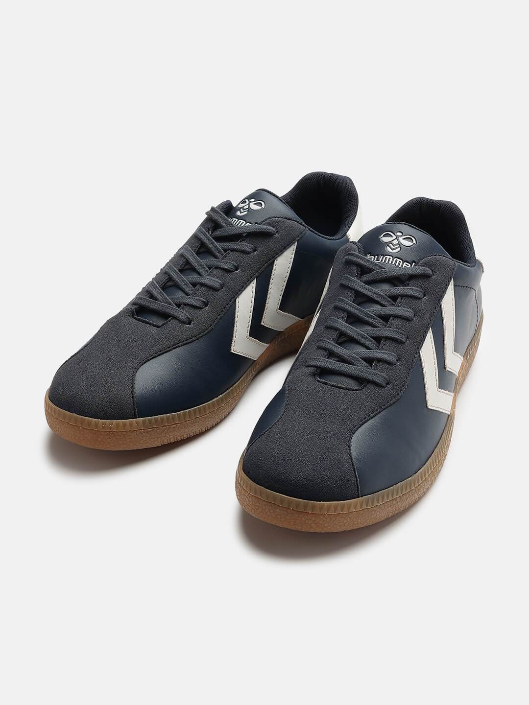 Classic Triumph Men Casual Lace-up Sneaker - Image 7
