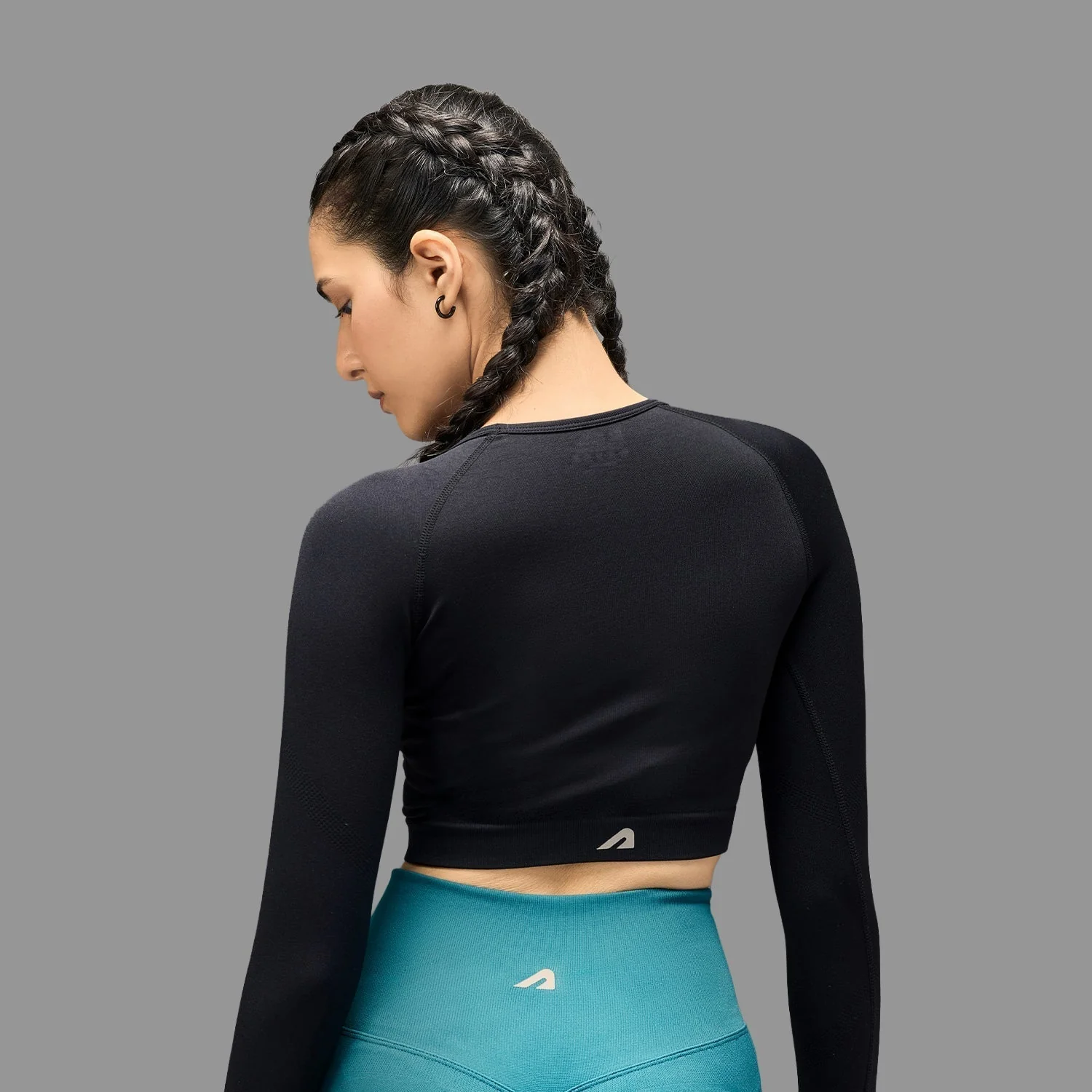 Limitless snatched Long sleeve drop top- black - Image 2