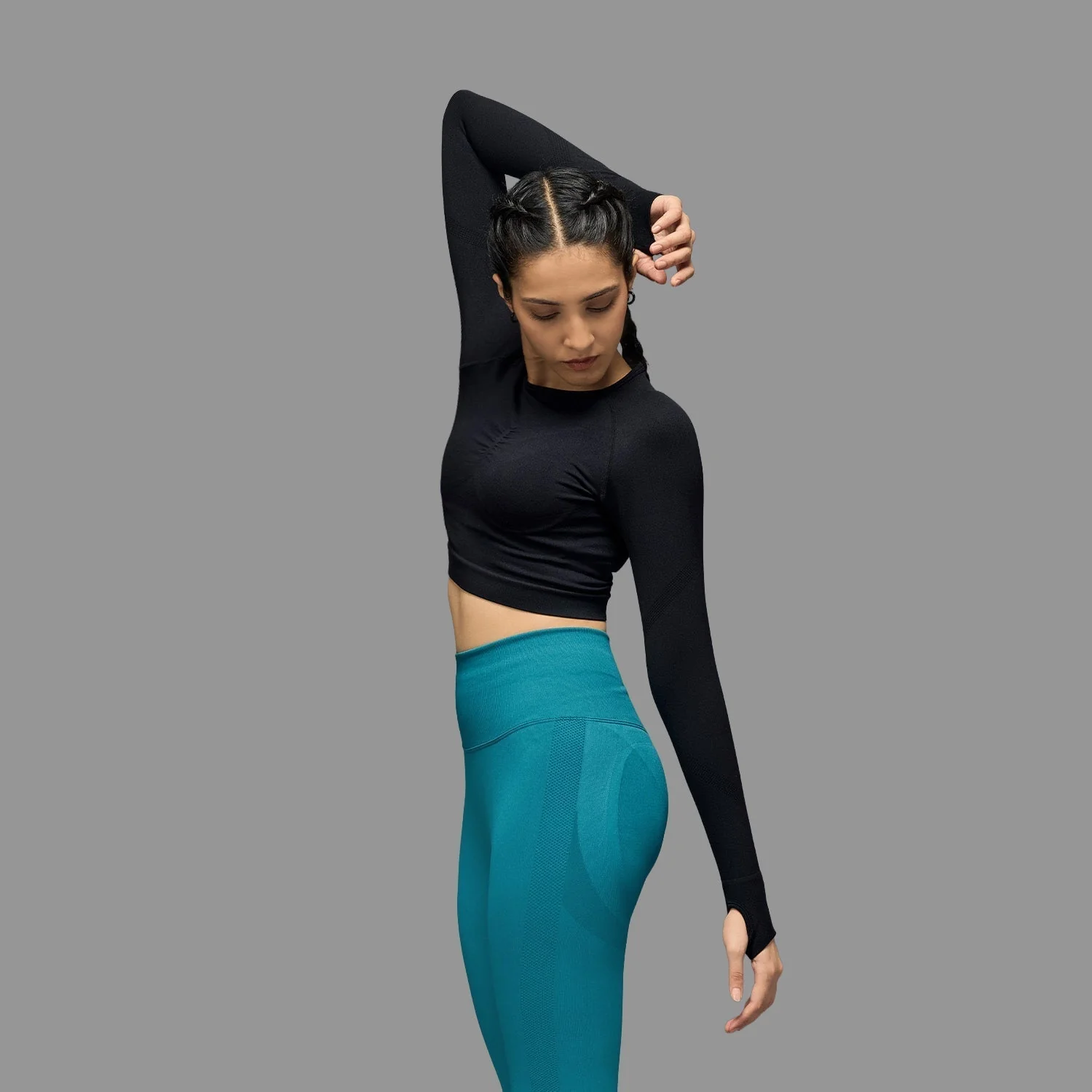 Limitless snatched Long sleeve drop top- black - Image 4