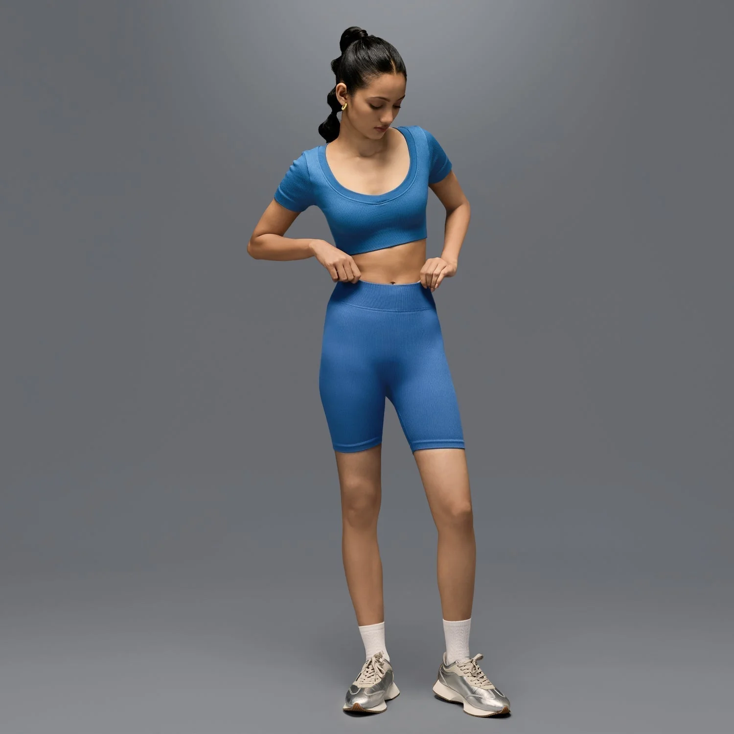Limitless snatched mid waisted ribbed shorts - Royal Blue - Image 5