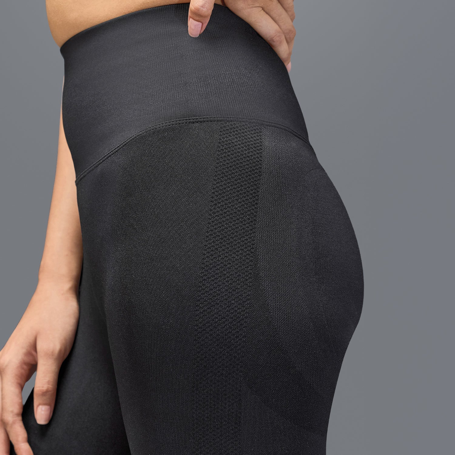 Limitless Snatched Ruched back Legging- Black - Image 4