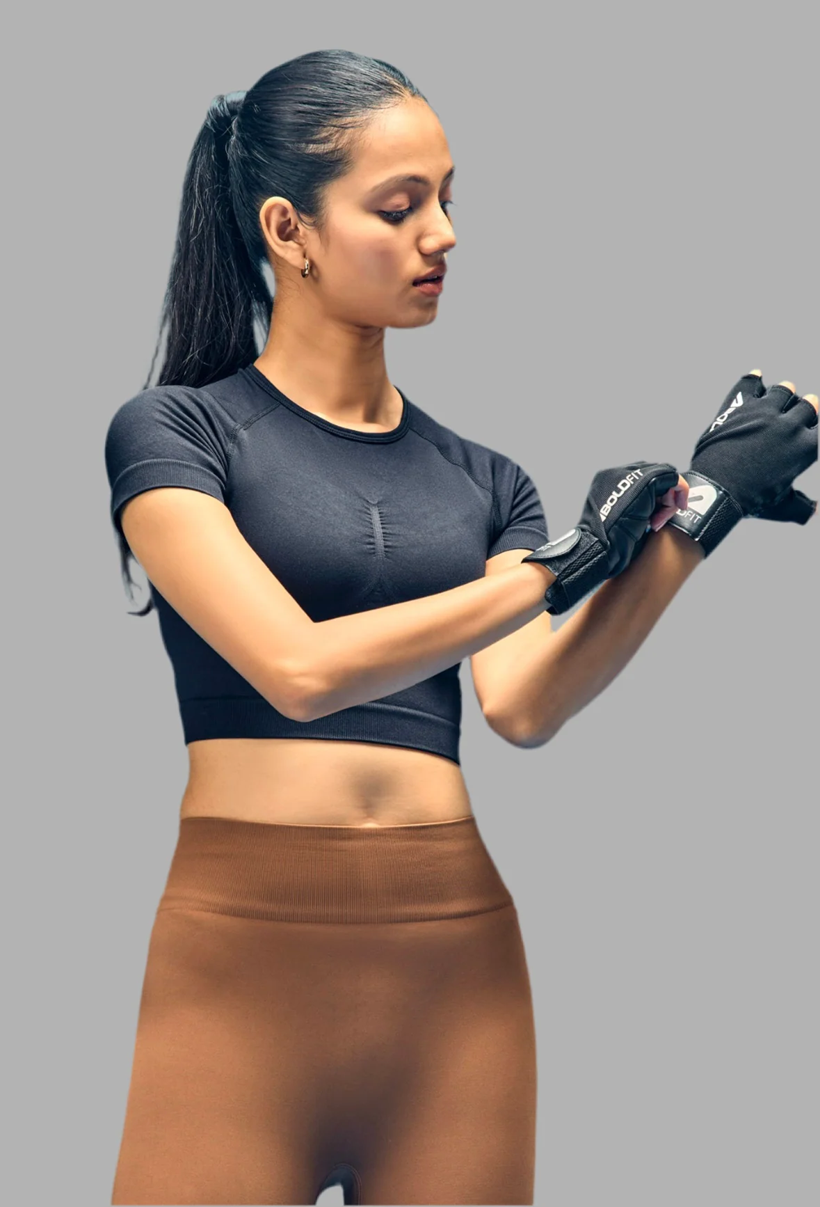 Limitless snatched Short sleeved crop top- BLACK - Image 2