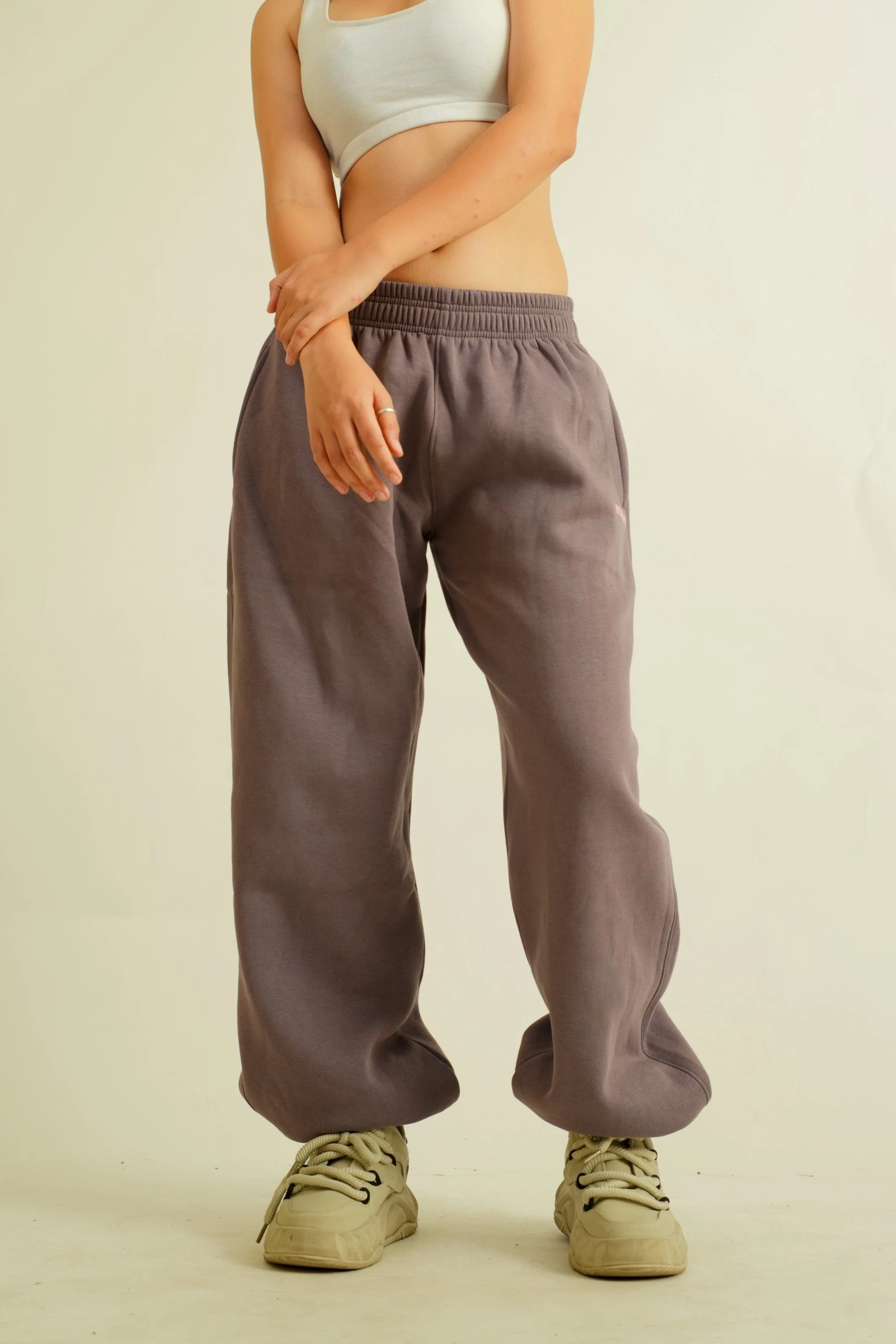 Weekend Tracks For Men And Women - Image 12