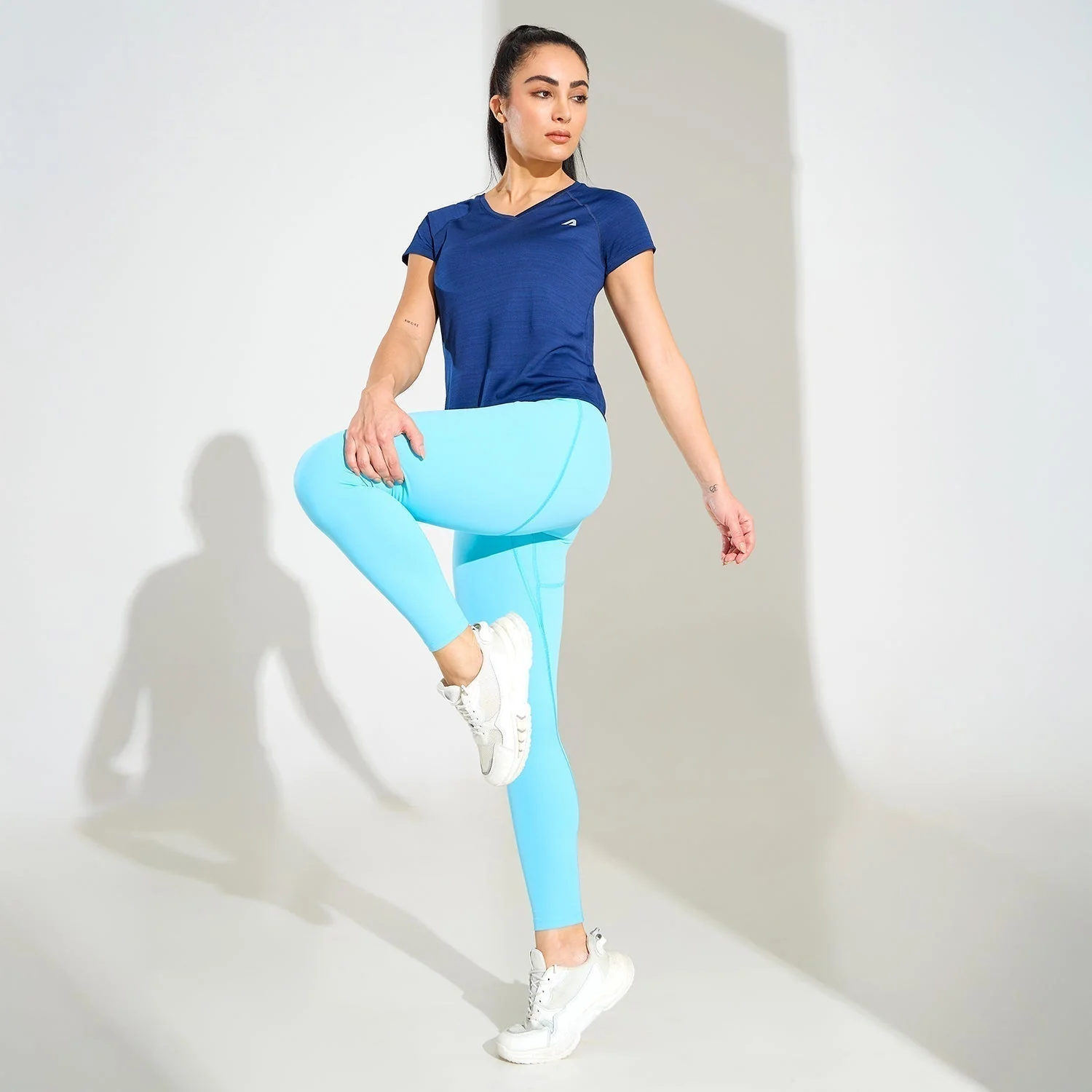 LIMITLESS NYLOFLEX HIGH RISE TIGHTS  - Light Blue - Image 3